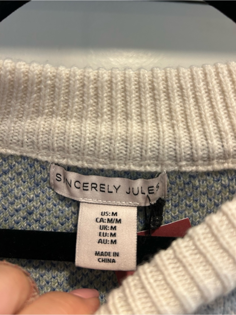 Cream Sweater with Floral Motif - Picture 3 of 3